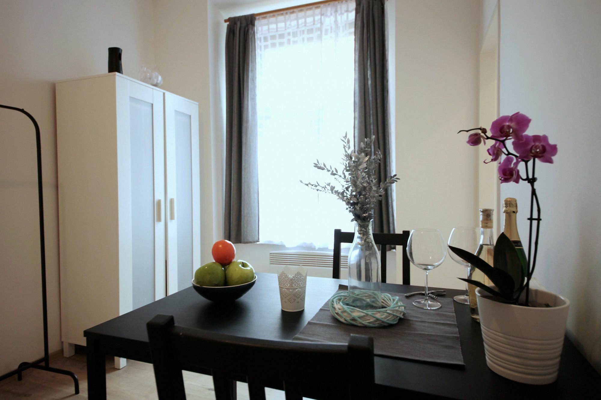 Residence Vita Nejedleho Прага Экстерьер фото